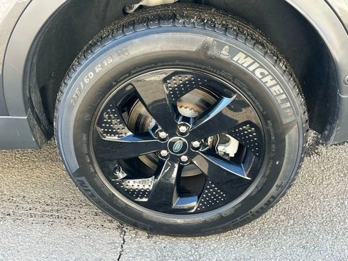 Used 2021 Land Rover Discovery Sport SE image 11