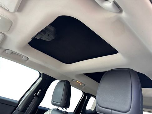 Used 2016 Jeep Renegade Limited image 24