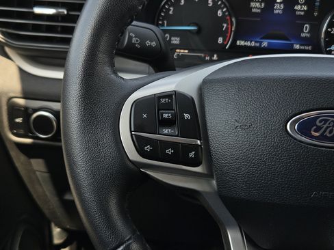 Used 2024 Ford Explorer XLT AWD/4WD image 16