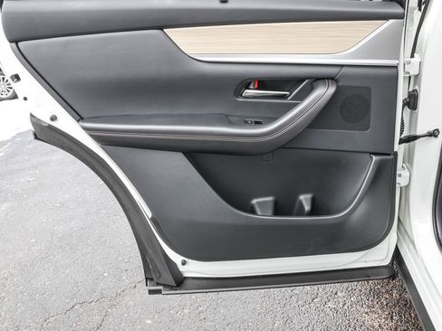 Used 2025 MAZDA CX-90 3.3 Turbo w/ Preferred Package image 32