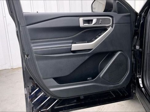 Used 2022 Ford Explorer XLT w/ Equipment Group 202A AWD/4WD image 20