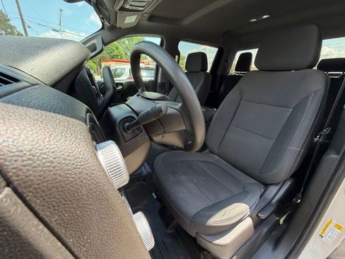 Used 2019 GMC Sierra 1500 4x4 Crew Cab w/ Convenience Package image 11