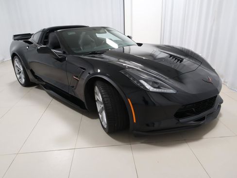Used 2019 Chevrolet Corvette Grand Sport w/ Carbon Flash Badge Package image 7