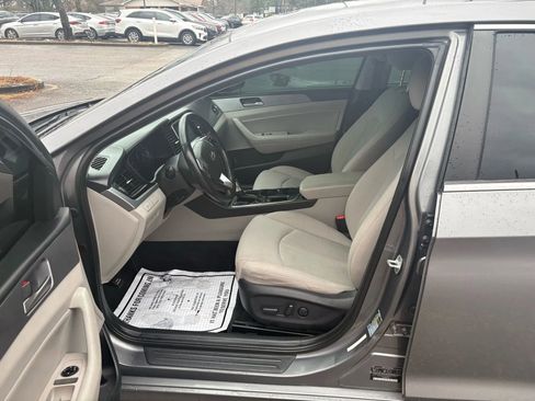 Used 2019 Hyundai Sonata SEL image 2