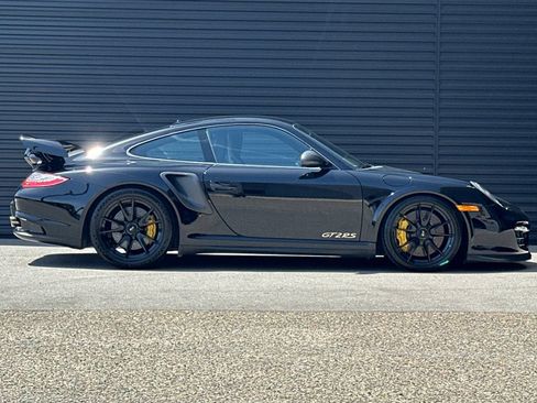 Used 2011 Porsche 911 GT2 RS RWD image 9