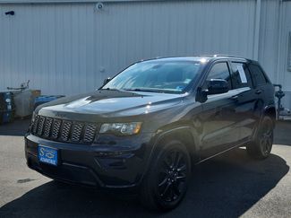 Used 2018 Jeep Grand Cherokee Altitude AWD/4WD video 1