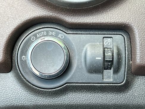 Used 2016 Chevrolet Trax LT w/ LT Convenience Package AWD/4WD image 21