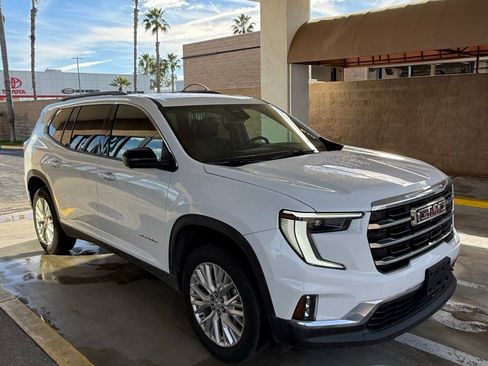 Certified 2024 GMC Acadia Elevation image 3