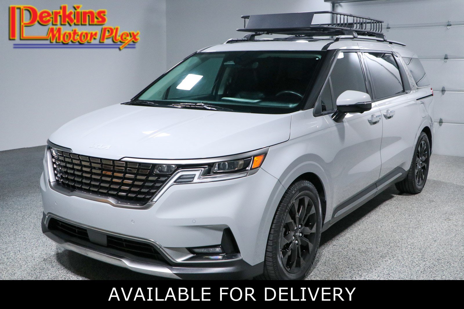 Used 2024 Kia Carnival SX Prestige FWD image 1