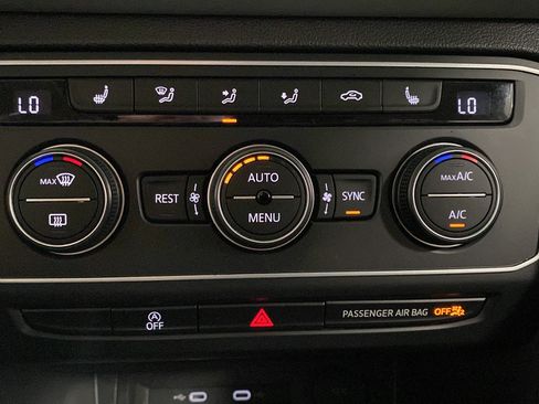 Used 2021 Volkswagen Atlas SE AWD/4WD image 18