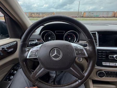 Used 2013 Mercedes-Benz ML 350 BlueTEC 4MATIC image 36