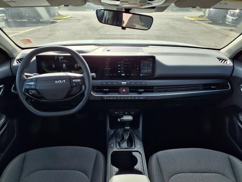 Used 2025 Kia K4 FWD image 3