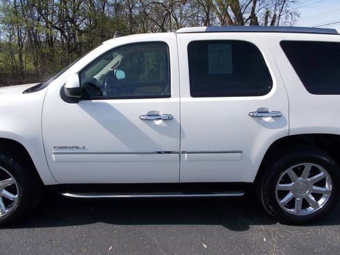 Used 2010 GMC Yukon Denali image 6