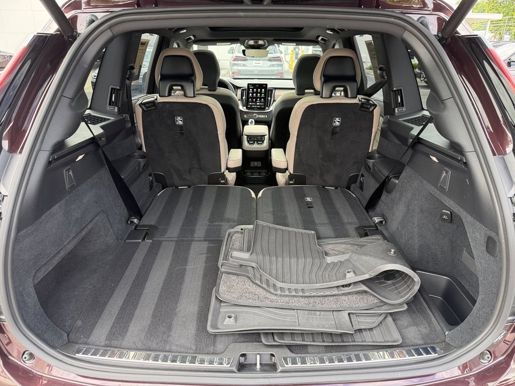 Used 2026 Volvo XC90 B6 Ultra w/ Protection Package AWD/4WD image 38