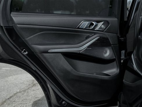 Used 2025 BMW X5 M60i image 36