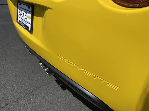 Used 2005 Chevrolet Corvette Convertible w/ Preferred Equipment Group RWD image 24