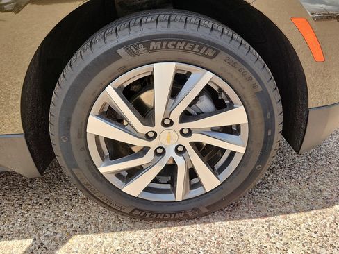 Used 2024 Chevrolet Equinox LT w/ LPO, Floor Liner Package FWD image 7
