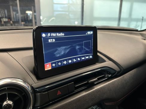 Used 2018 MAZDA MX-5 Miata Grand Touring RWD image 12