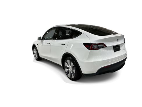 Certified 2021 Tesla Model Y Long Range AWD/4WD image 4