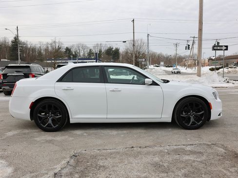 Used 2022 Chrysler 300 S image 8