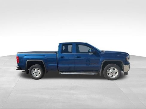 Used 2017 GMC Sierra 1500 SLE w/ SLE Value Package AWD/4WD image 3