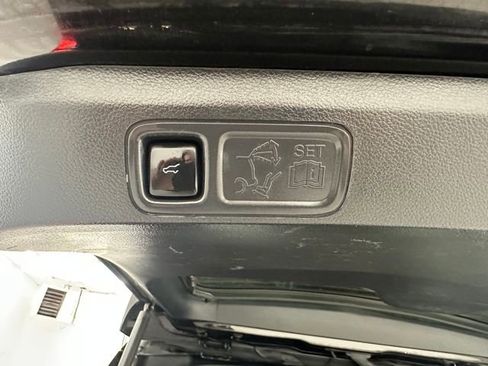 Used 2023 Ford Expedition Max Limited image 17