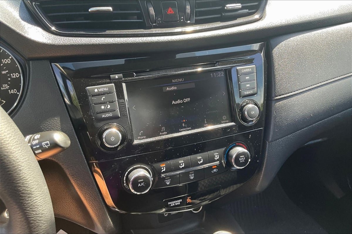 Used 2020 Nissan Rogue S FWD image 9