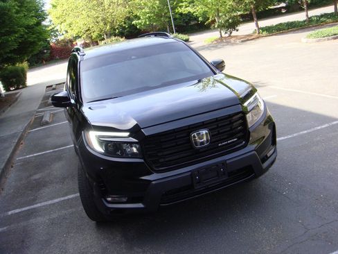 Used 2025 Honda Passport Black Edition image 2