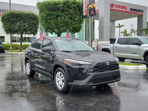 Used 2026 Toyota Corolla Cross L FWD image 2