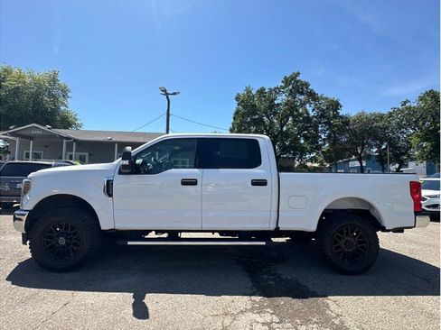 Used 2018 Ford F250 XLT w/ XLT Value Package AWD/4WD image 4