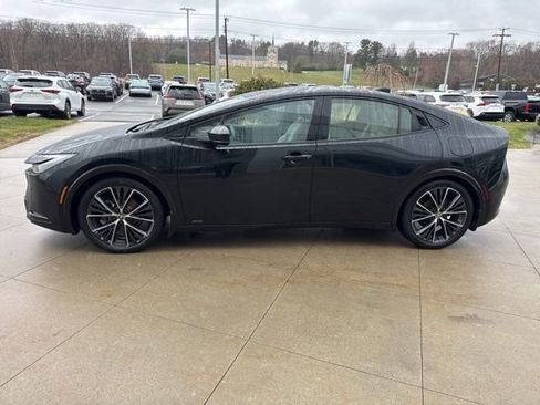 Used 2024 Toyota Prius Limited w/ Limited Premium Package image 4