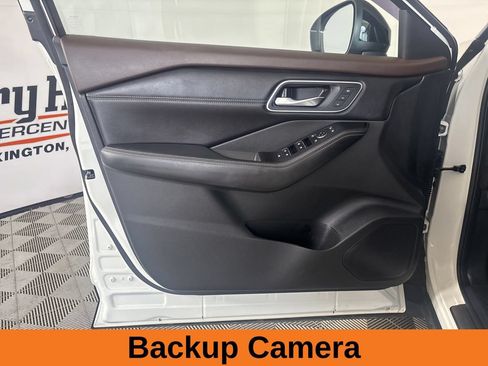 Used 2021 Nissan Rogue Platinum AWD/4WD image 11