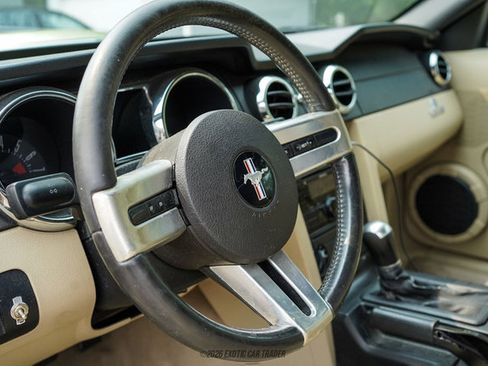 Used 2005 Ford Mustang Convertible RWD image 26