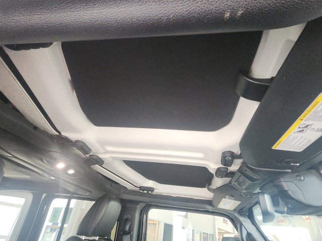 Used 2024 Jeep Wrangler Unlimited Rubicon 4xe AWD/4WD image 24