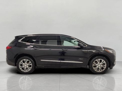 Used 2018 Buick Enclave Avenir w/ Avenir Technology Package image 11