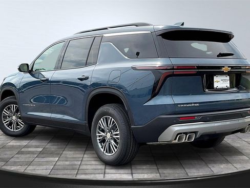 New 2026 Chevrolet Traverse LT w/ LPO, Floor Liner Package image 3
