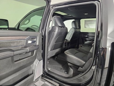 New 2026 RAM 3500 Laramie AWD/4WD image 33