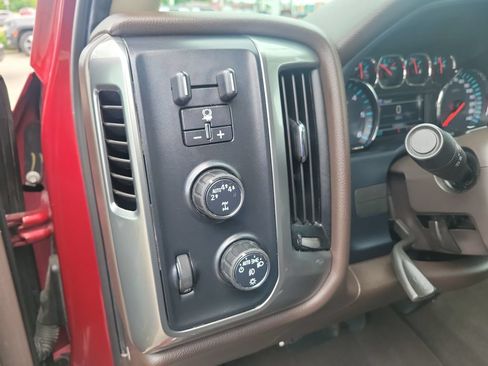 Used 2018 Chevrolet Silverado 1500 LT w/ All Star Edition AWD/4WD image 18