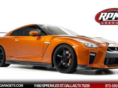 Used 2017 Nissan GT-R Premium w/ Premium Interior Package AWD/4WD image 1