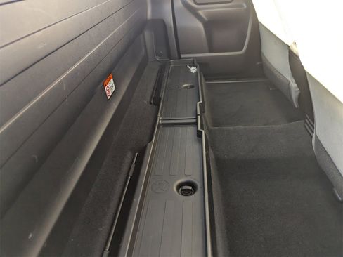 Used 2017 Toyota Tacoma SR image 14