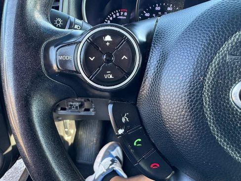 Used 2018 Kia Soul + FWD image 18