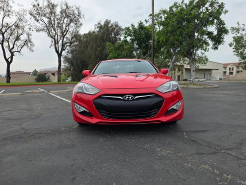 Used 2013 Hyundai Genesis 3.8 RWD image 2