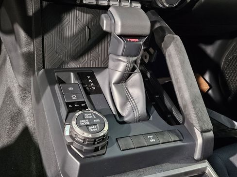 New 2026 Toyota Tacoma TRD Off-Road AWD/4WD image 18
