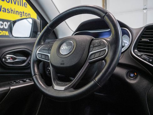 Used 2019 Jeep Cherokee Limited image 26