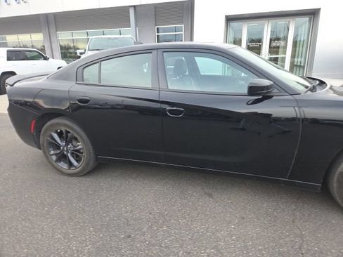 Used 2023 Dodge Charger SXT w/ Blacktop Package AWD/4WD image 9