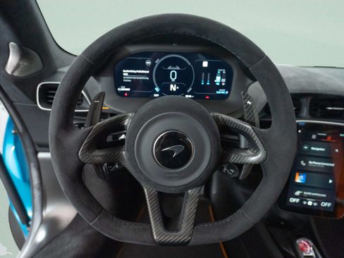 Used 2023 McLaren Artura RWD image 33
