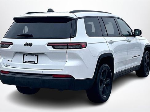 Used 2023 Jeep Grand Cherokee L Laredo image 5