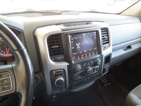 Used 2019 RAM 1500 Classic SLT w/ Luxury Group AWD/4WD image 24