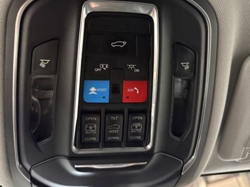 Certified 2022 Jeep Grand Cherokee L Limited image 16