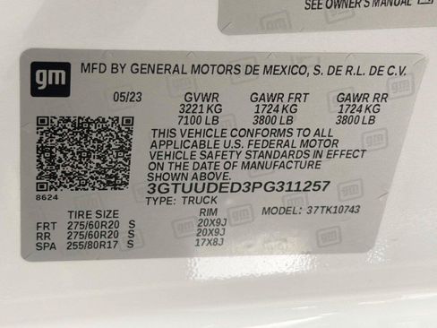 Used 2023 GMC Sierra 1500 SLT w/ SLT Premium Plus Package AWD/4WD image 41